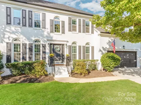 5806 Kinglet Ln, Charlotte, NC 28269