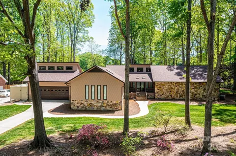 315 Camelot Dr, Salisbury, NC 28144