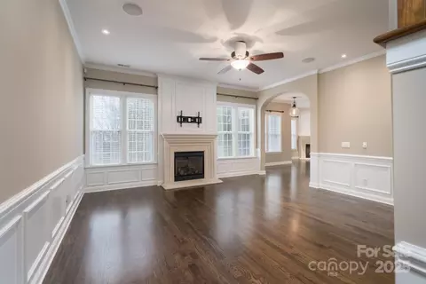 Living - 507 Quicksilver Trl, Fort Mill, SC 29708 photo 2 of 12