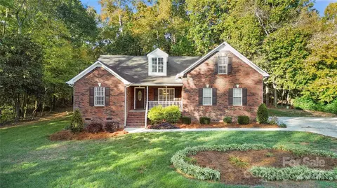 1910 Crossbridge Dr, Monroe, NC 28112