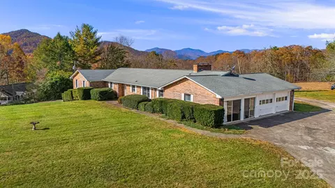 7 Brookshire Rd, Leicester, NC 28748