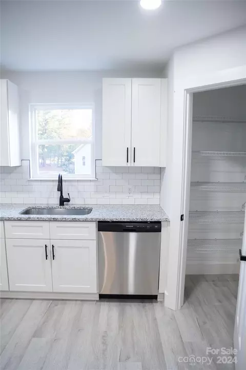 Kitchen - 30 24th Nw St NW, Hickory, NC 28601 photo 1 of 1