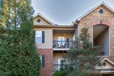 135 Appeldoorn Cir, Asheville, NC 28803