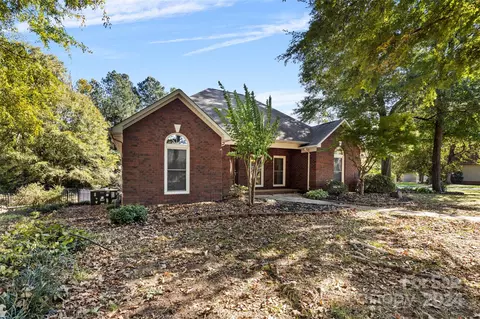 4823 Morris Glen Dr, Concord, NC 28027