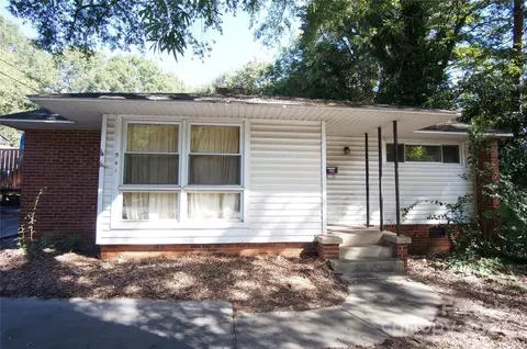 541 E Woodlawn Rd, Charlotte, NC 28209