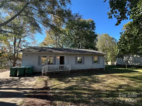 413 W Ormand Ave, Bessemer City, NC 28016