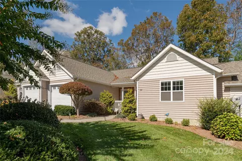 308 Charlestown Dr, Hendersonville, NC 28792