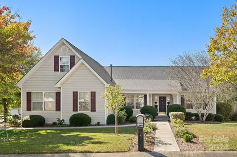 211 Essex Pl, Arden, NC 28704