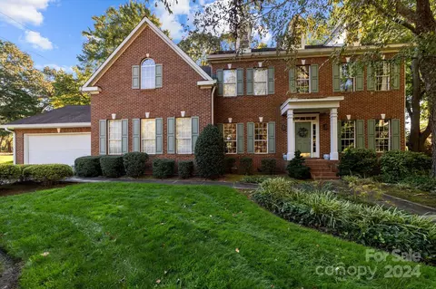 901 Muirfield Dr, Mooresville, NC 28115