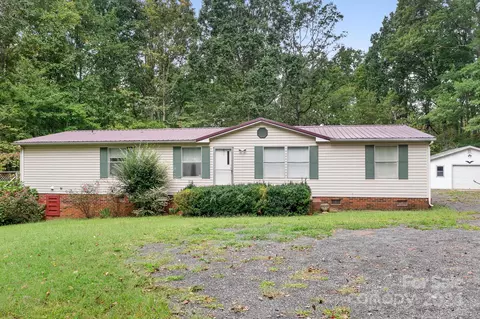 2461 Pinnacle Dr, Catawba, NC 28609
