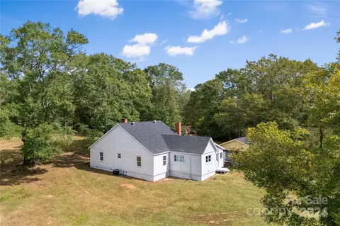 902 Old Us 221a Hwy, Mooresboro, NC 28114