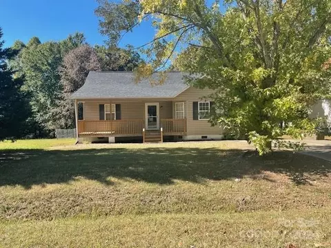 389 Meadow Lark Ln, Thomasville, NC 27360