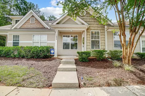 1608 Heather Chase Dr, Fort Mill, SC 29707