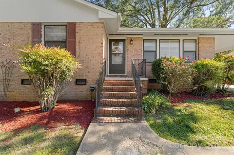 1418 Fern Forest Dr, Gastonia, NC 28054