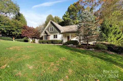 106 Deer Glade Ln, Waynesville, NC 28786