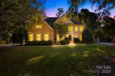 4900 Claybrooke Ct, Matthews, NC 28105