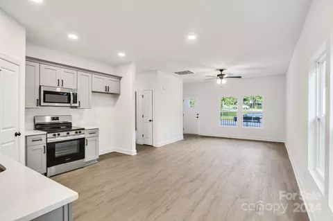 Living - 407 8th St, Spencer, NC 28159 photo 2 of 3