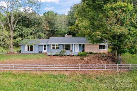 346 Calhoun Rd, Waynesville, NC 28786