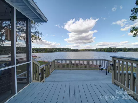 22 Garden Spot Ln, Camden, SC 29020
