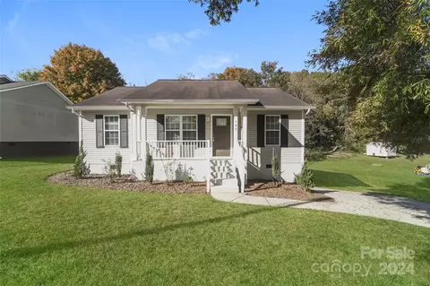 788 W Pine Cir, Statesville, NC 28677