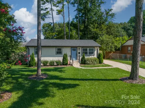 711 Norwood Dr, Charlotte, NC 28208