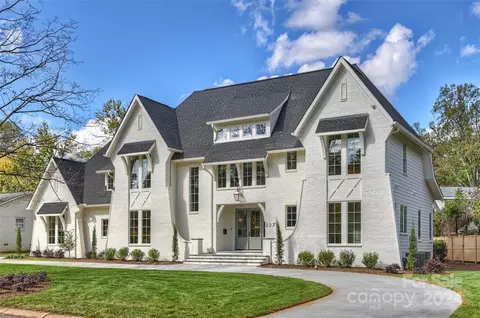 227 Hodgson Rd, Charlotte, NC 28211