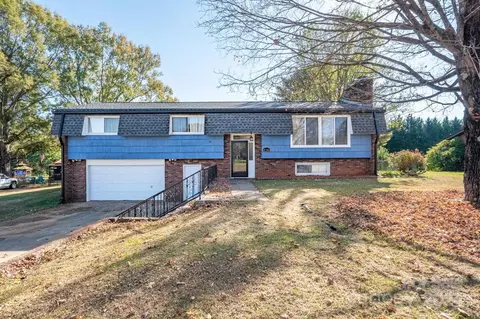 2741 Cedar St, Conover, NC 28613 photo 2