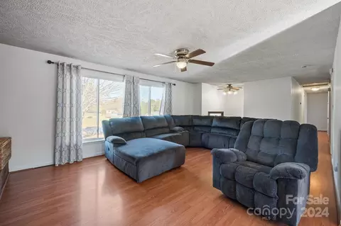 2741 Cedar St, Conover, NC 28613 photo 11
