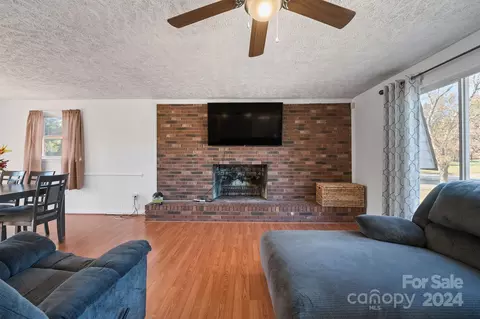 2741 Cedar St, Conover, NC 28613 photo 9