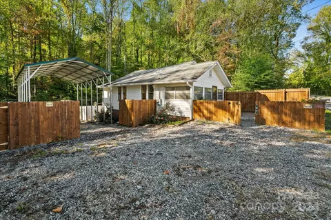 97 Old Us 19 23 Hwy, Candler, NC 28715