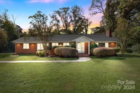 1116 Dooley Dr, Charlotte, NC 28227