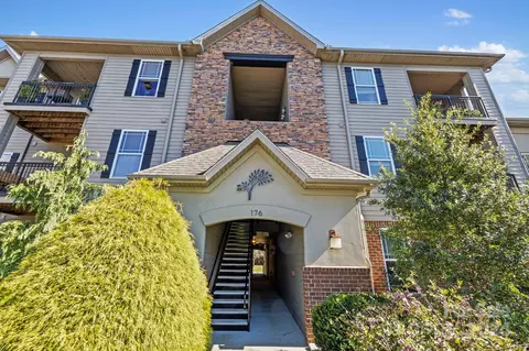 176 Brickton Village 107 Cir #107, Fletcher, NC 28732