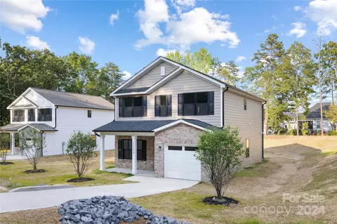 3903 Oakwood Rd, Charlotte, NC 28269