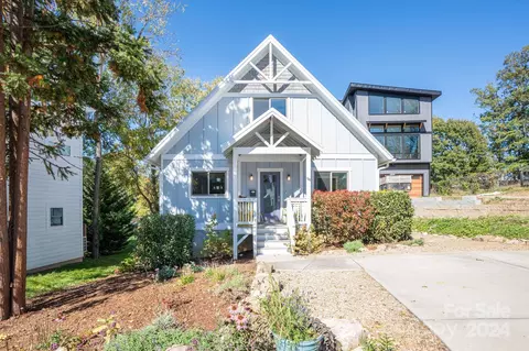 94 Downing St, Asheville, NC 28806