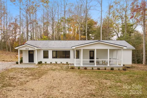 162 Pacolet Woods Ln, Saluda, NC 28773