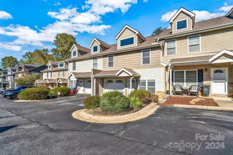 11 English Ivy Rd, Asheville, NC 28806