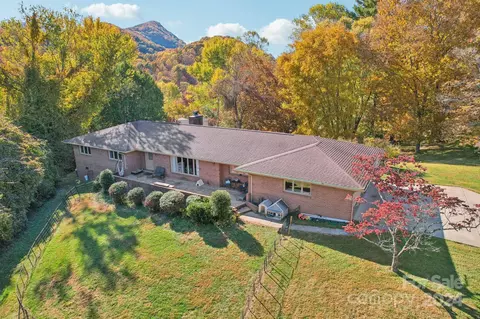 319 Ivy Hill Dr, Waynesville, NC 28785