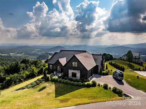 187 Mckinley Dr, Hendersonville, NC 28792