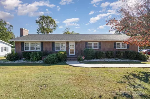 910 Linwood Rd, Kings Mountain, NC 28086