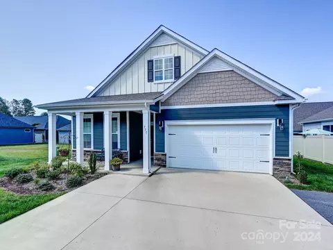 771 Summerfield Pl, Flat Rock, NC 28731