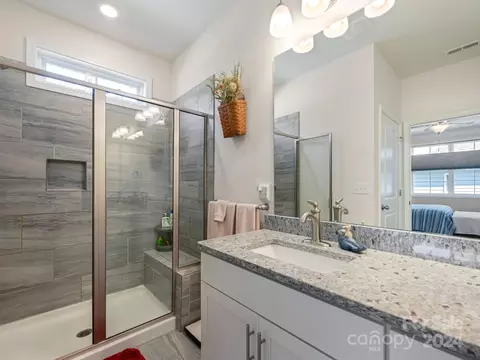Bath - 771 Summerfield Pl, Flat Rock, NC 28731 photo 3 of 3