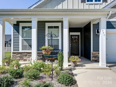 Exterior - 771 Summerfield Pl, Flat Rock, NC 28731 photo 2 of 4