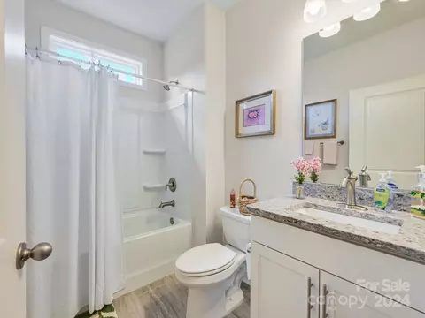Bath - 771 Summerfield Pl, Flat Rock, NC 28731 photo 1 of 3