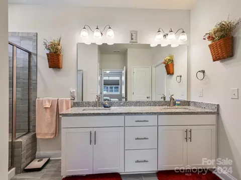 Bath - 771 Summerfield Pl, Flat Rock, NC 28731 photo 2 of 3