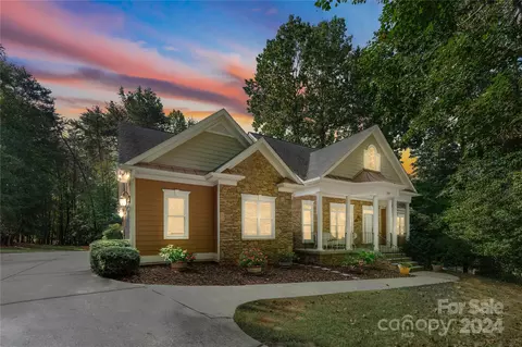 149 Roundstone Rd, Troutman, NC 28166