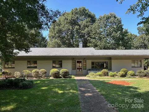 538 Rowe Dr, Newton, NC 28658