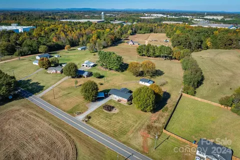 2816 Keisler Dairy Rd, Conover, NC 28613