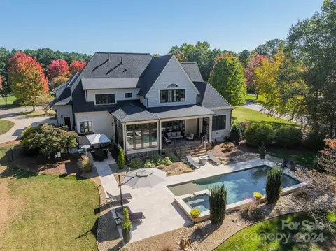 109 Deacons Pond Ct, Mooresville, NC 28117