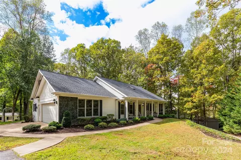 Kari Circle, Candler, NC 28715