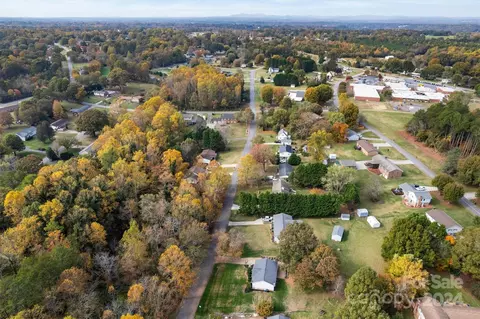 View/Area - 2255 34th Avenue Ne Dr NE, Hickory, NC 28601 photo 4 of 6